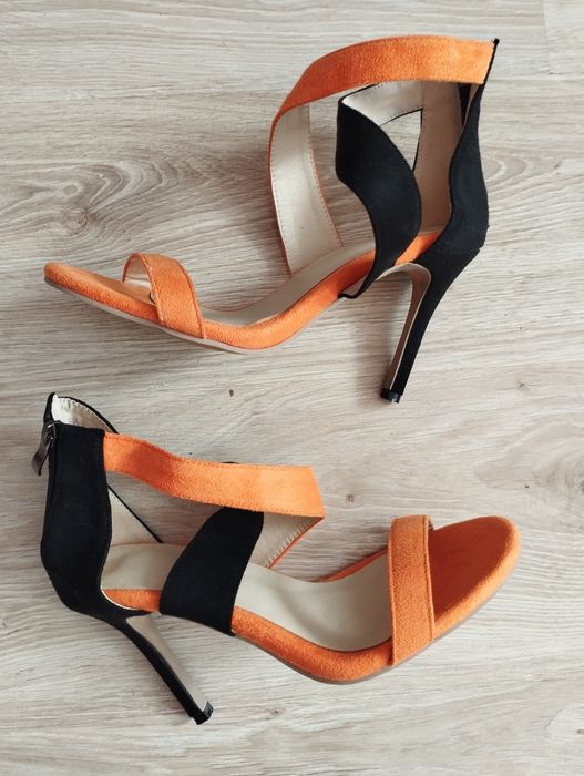 Przepiękne sandały na szpilce