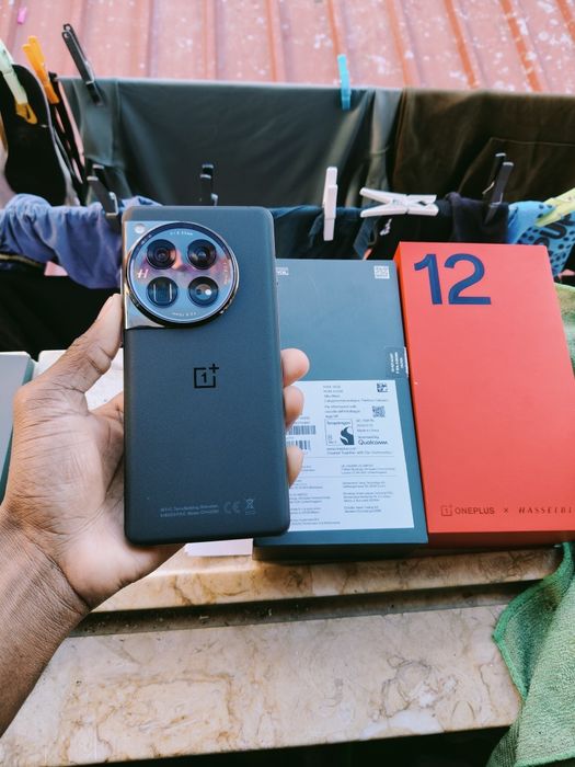 One plus 12 impecável, zero riscos