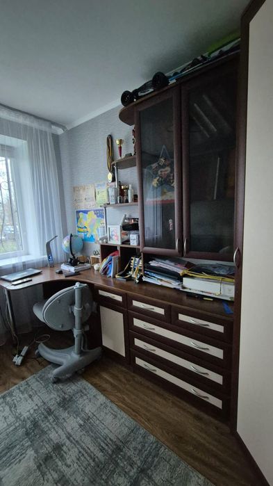 Продам мебель в дитячу зі столом