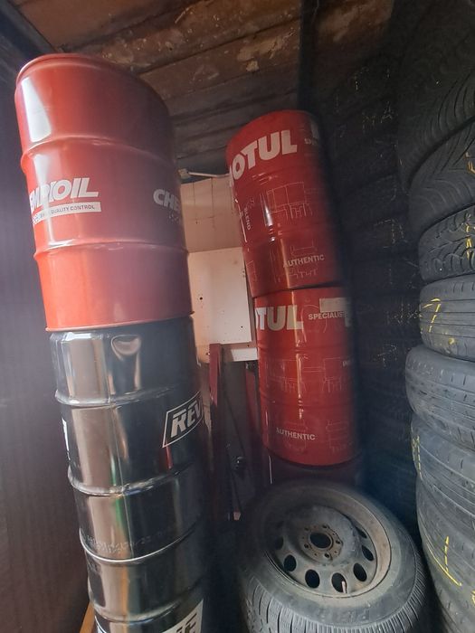 Beczki po oleju 208l i 60l