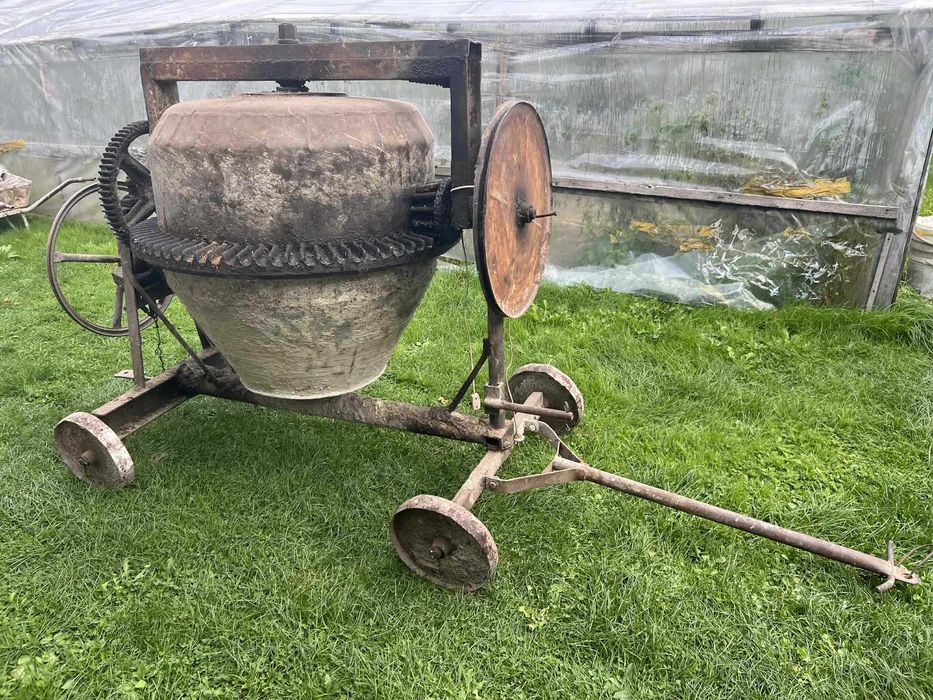 Duża betoniarka siłowa