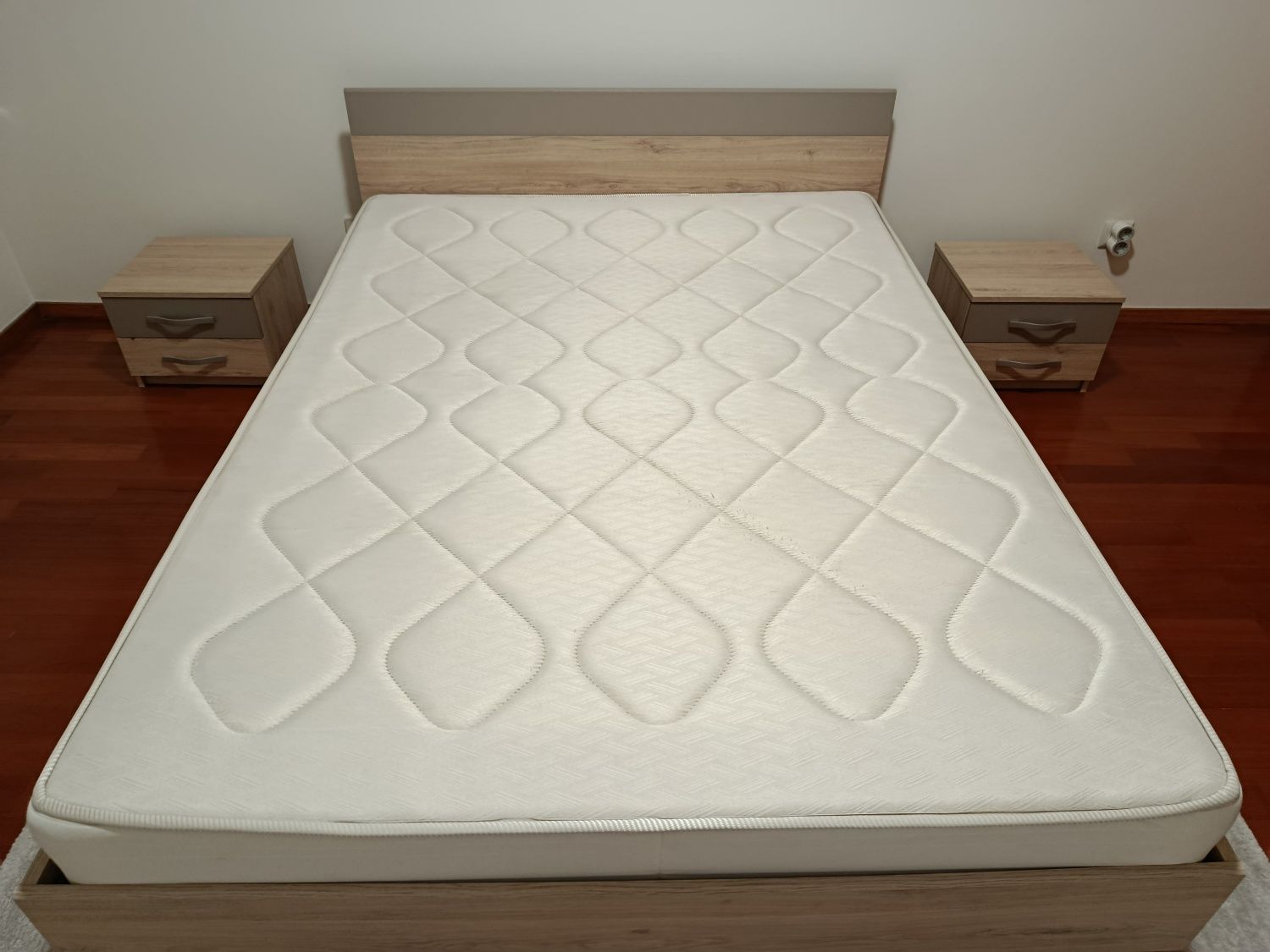 Cama Casal c/colchão 190x140