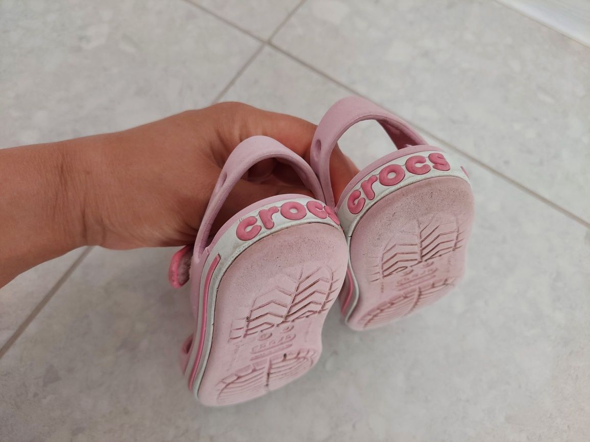 Босоніжки Crocs на дівчинку, розмір 8
