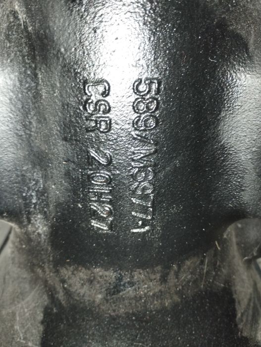 Продам корпус переднього моста на JCB