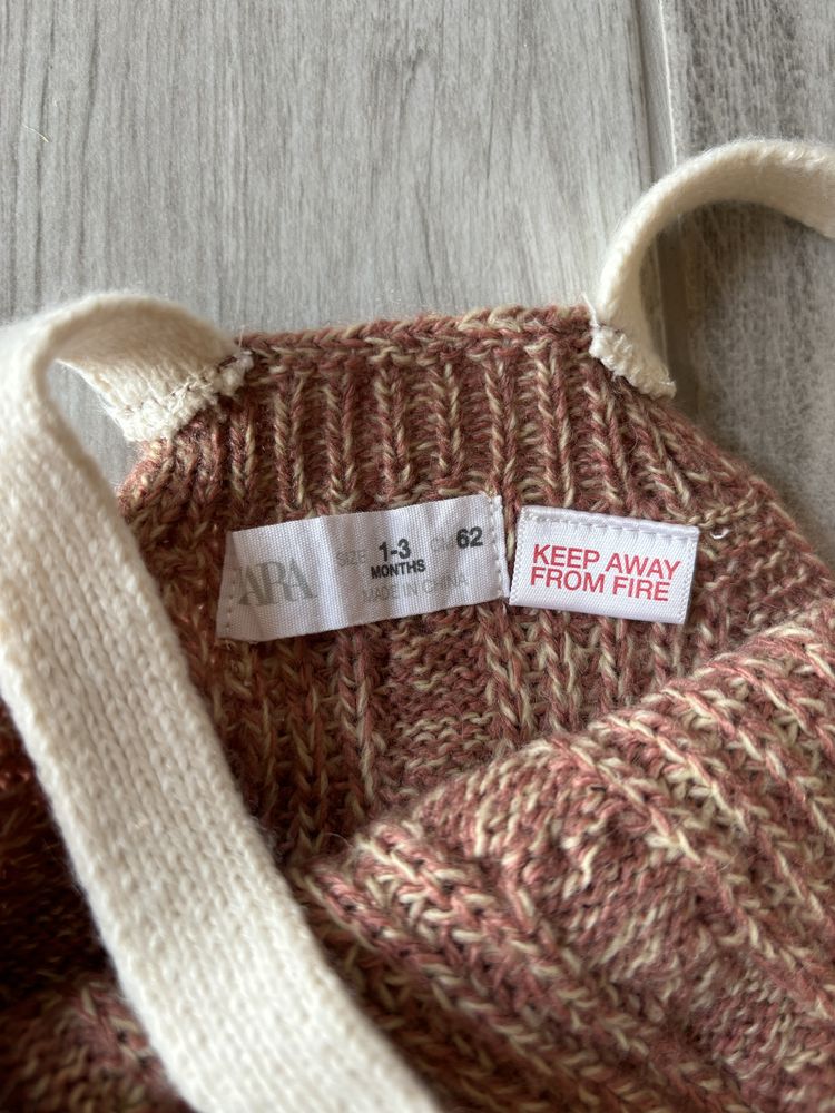Wełniane spodenki na szelkach boho ZARA 62