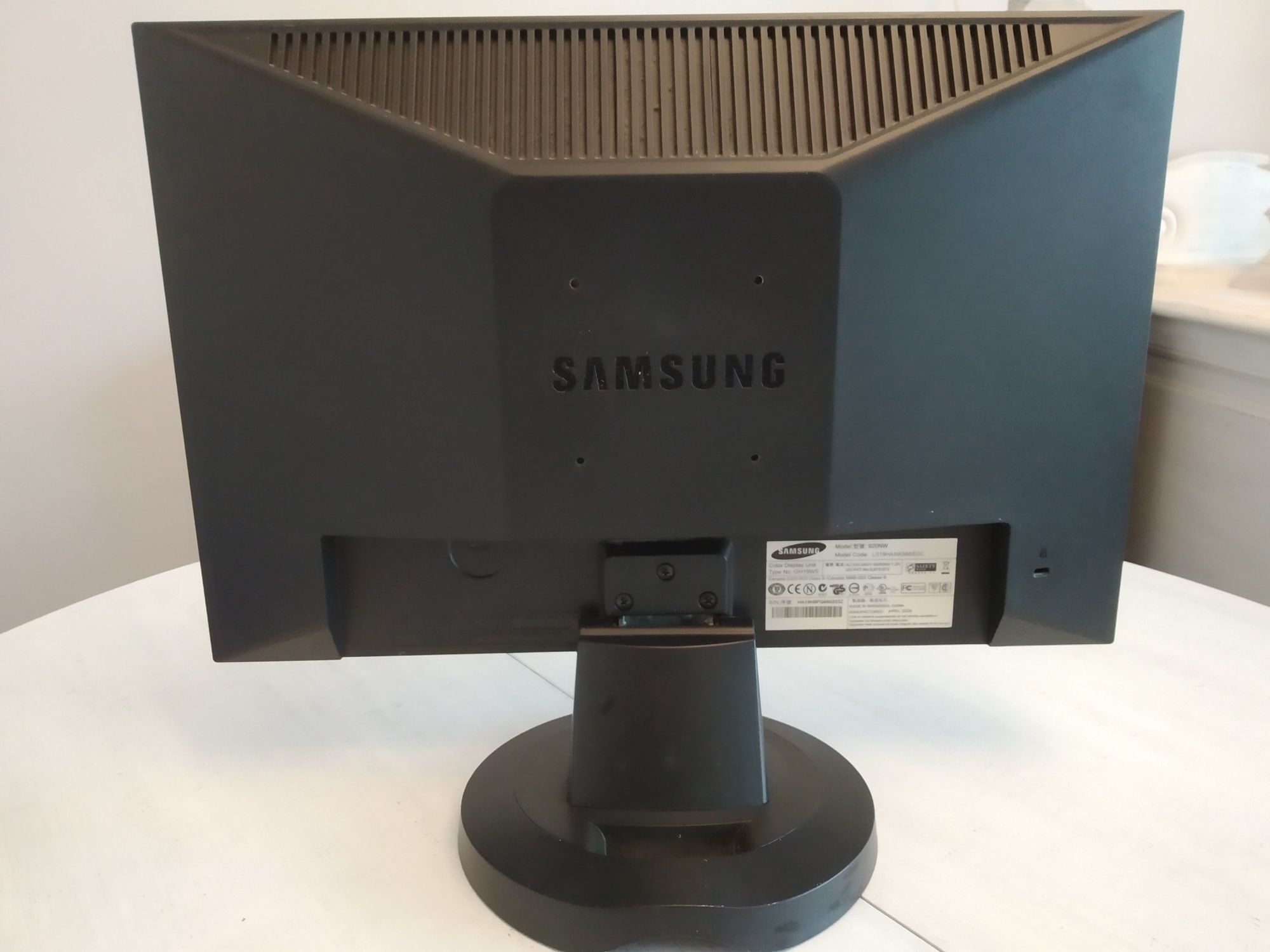 Monitor Samsung 19 cali.