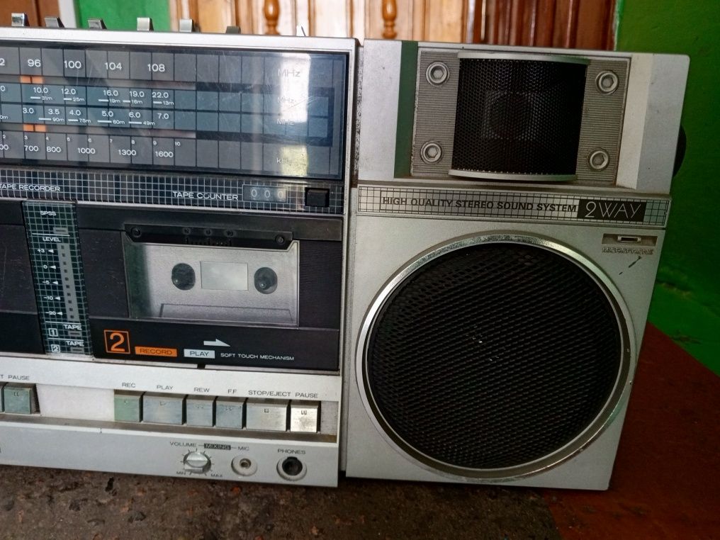 Кассетная стерео-магнитола HITACHI TRK-W55W high quality stereo sound