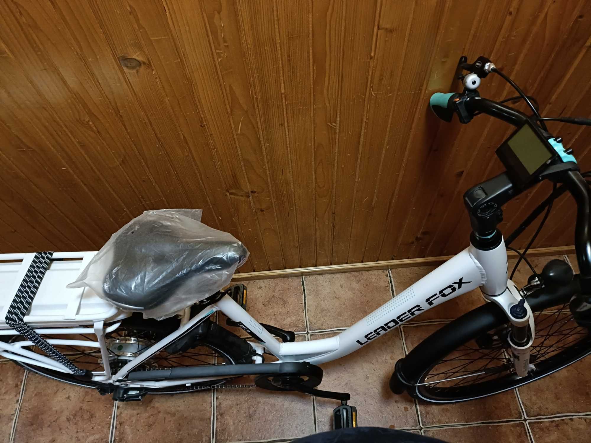 Rower Elektryczny LEADER FOX LOTUS rozm. 18/26 NOWY!