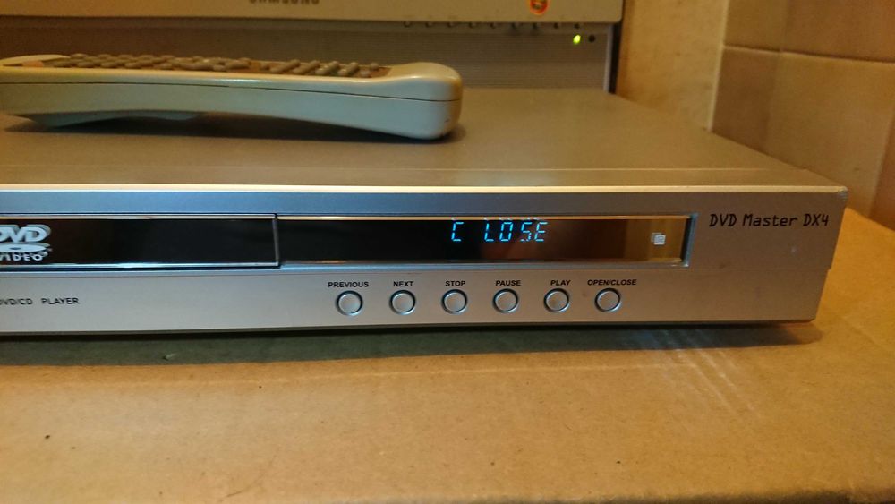 Odtwarzacz DVD Yakumo DVD Master DX4 pilot, DivX