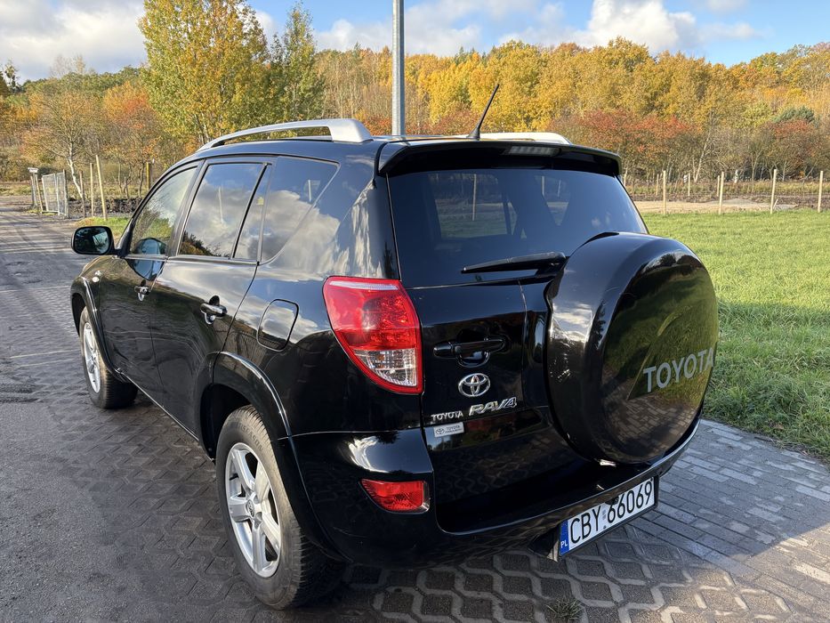 Totota RAV4 177 KM stan BDB