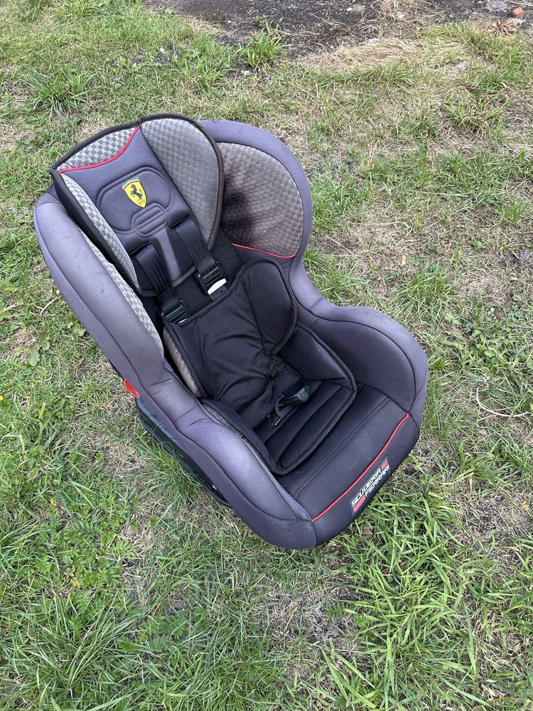 Fotelik samochodowy 0-18 kg Ferrari Cosmo SP Black