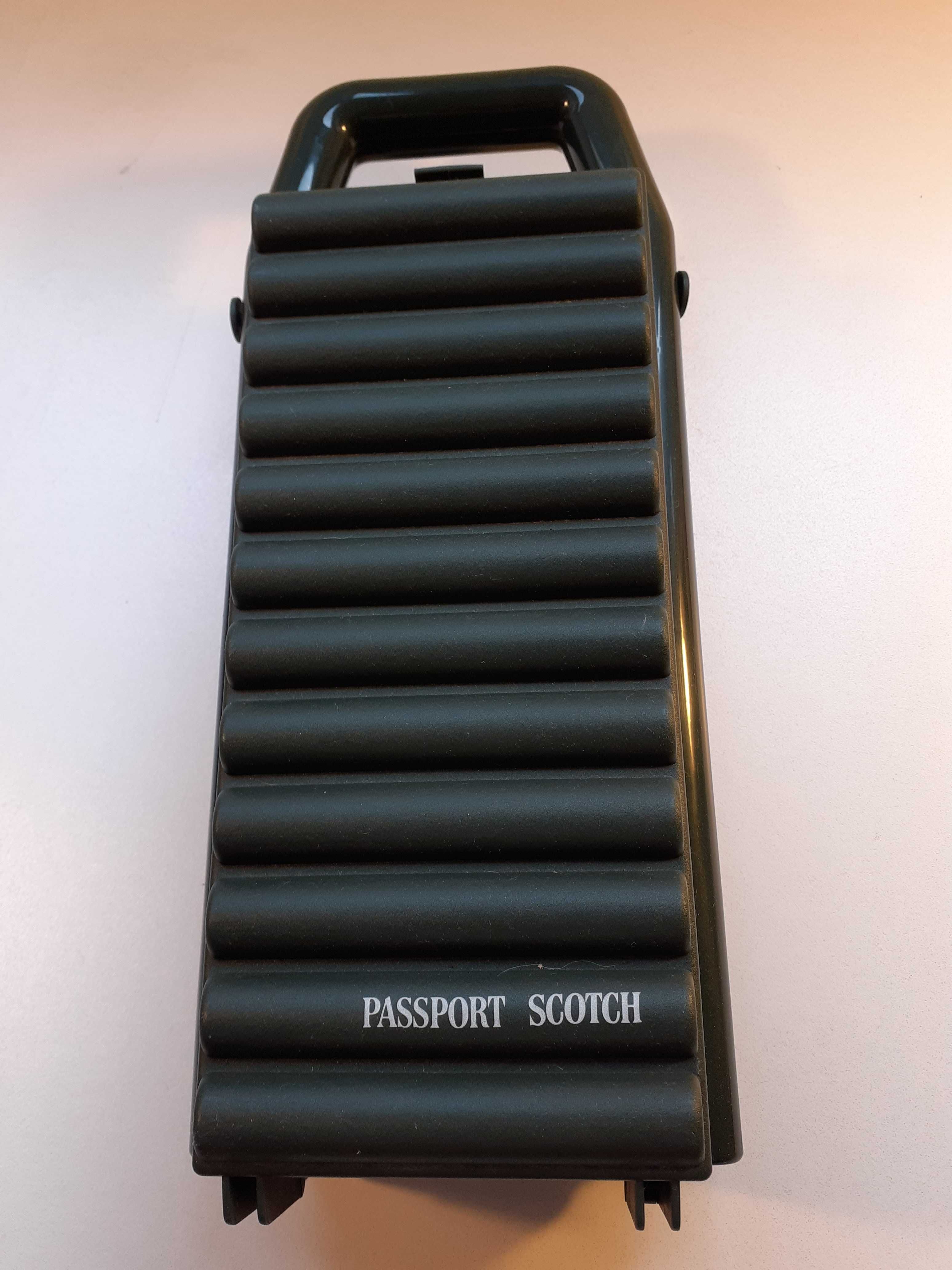 Porta-Cassetes da Passport Scotch