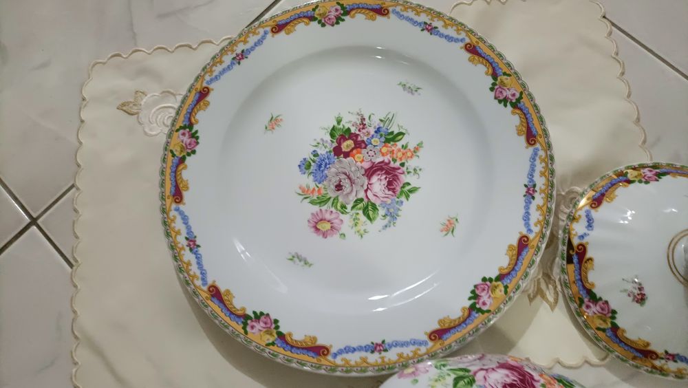 Loucas pintadas á mão,Limoges.