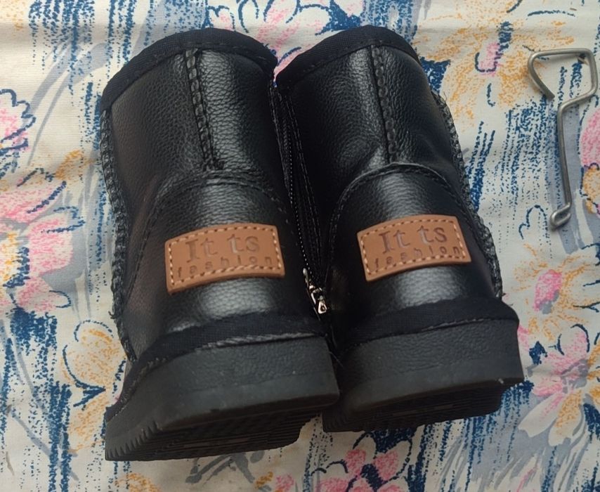 НОВІ шкіряні теплі угги 22р