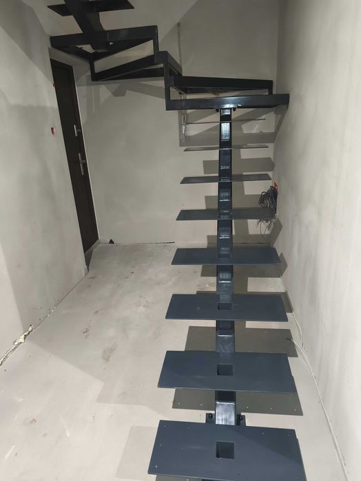 Schody metalowe,  Balustrady