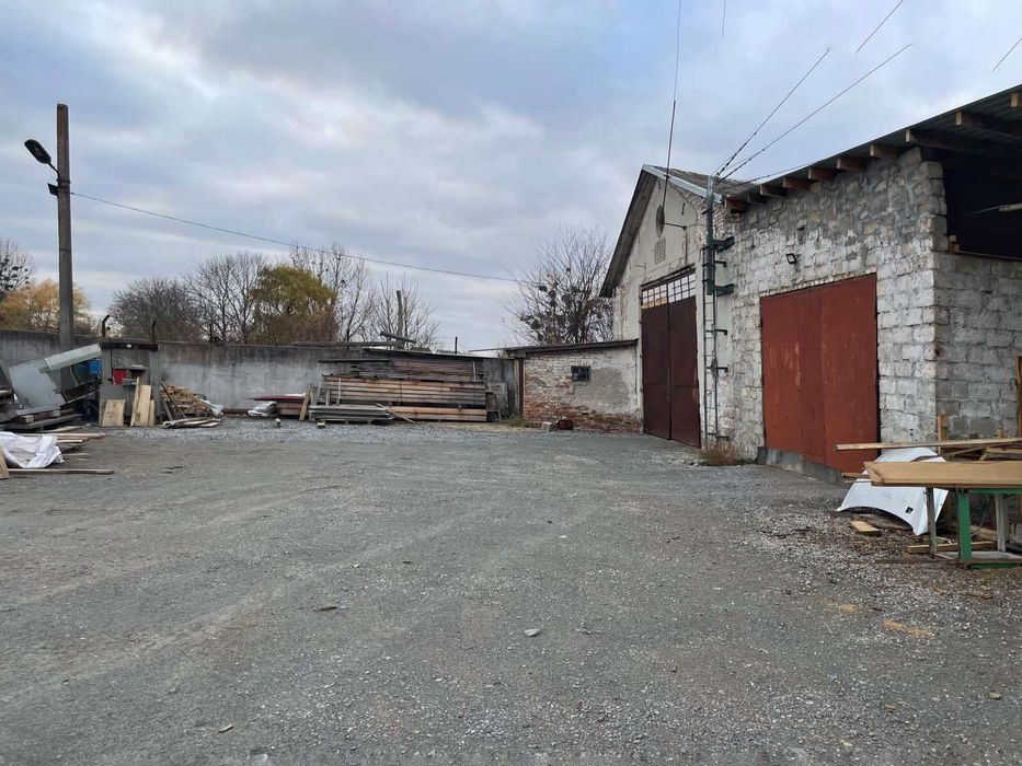 Оренда виробничого приміщення 340 м² з тельфером поблизу Львова