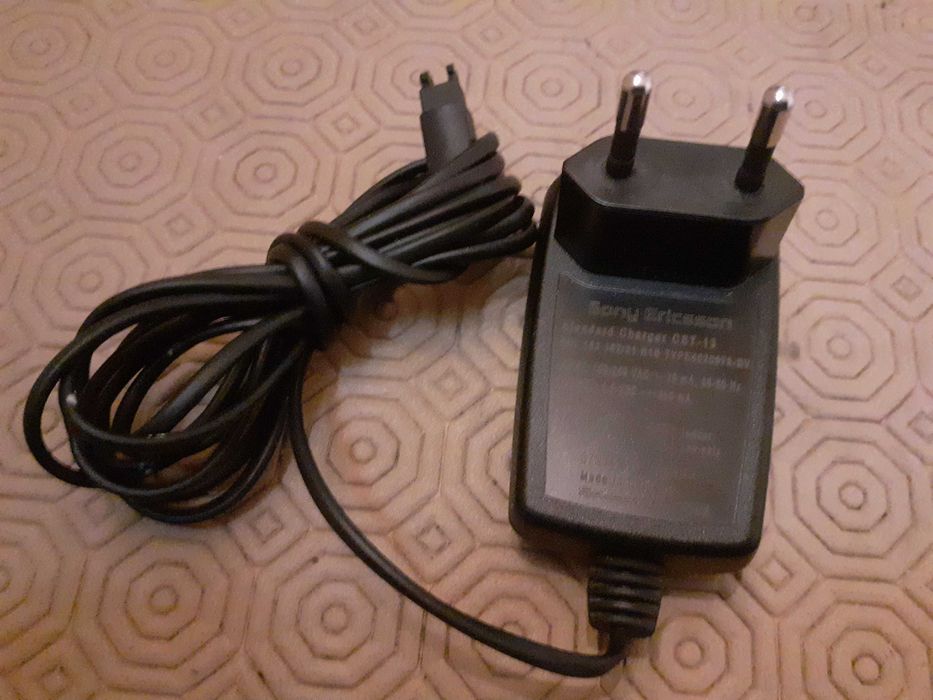 Sony Ericsson Phones, Carregador e Carregador de isqueiro