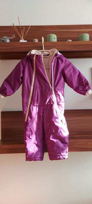 Kombinezon dla dziewczynki.