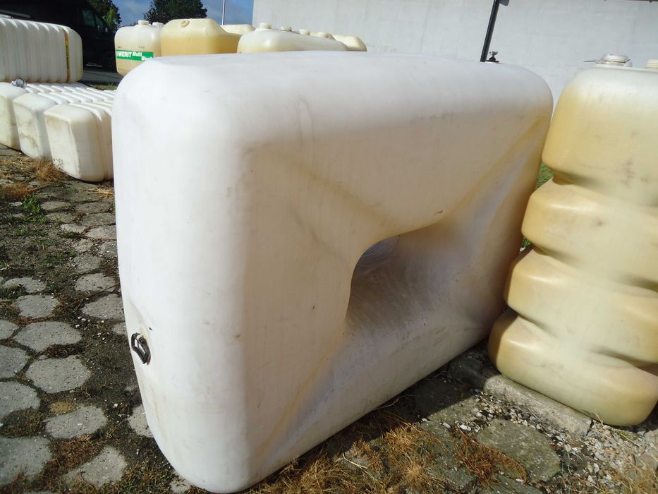 Zbiornik plastikowy 2000L stojący na szambo lub inne cele po oleju