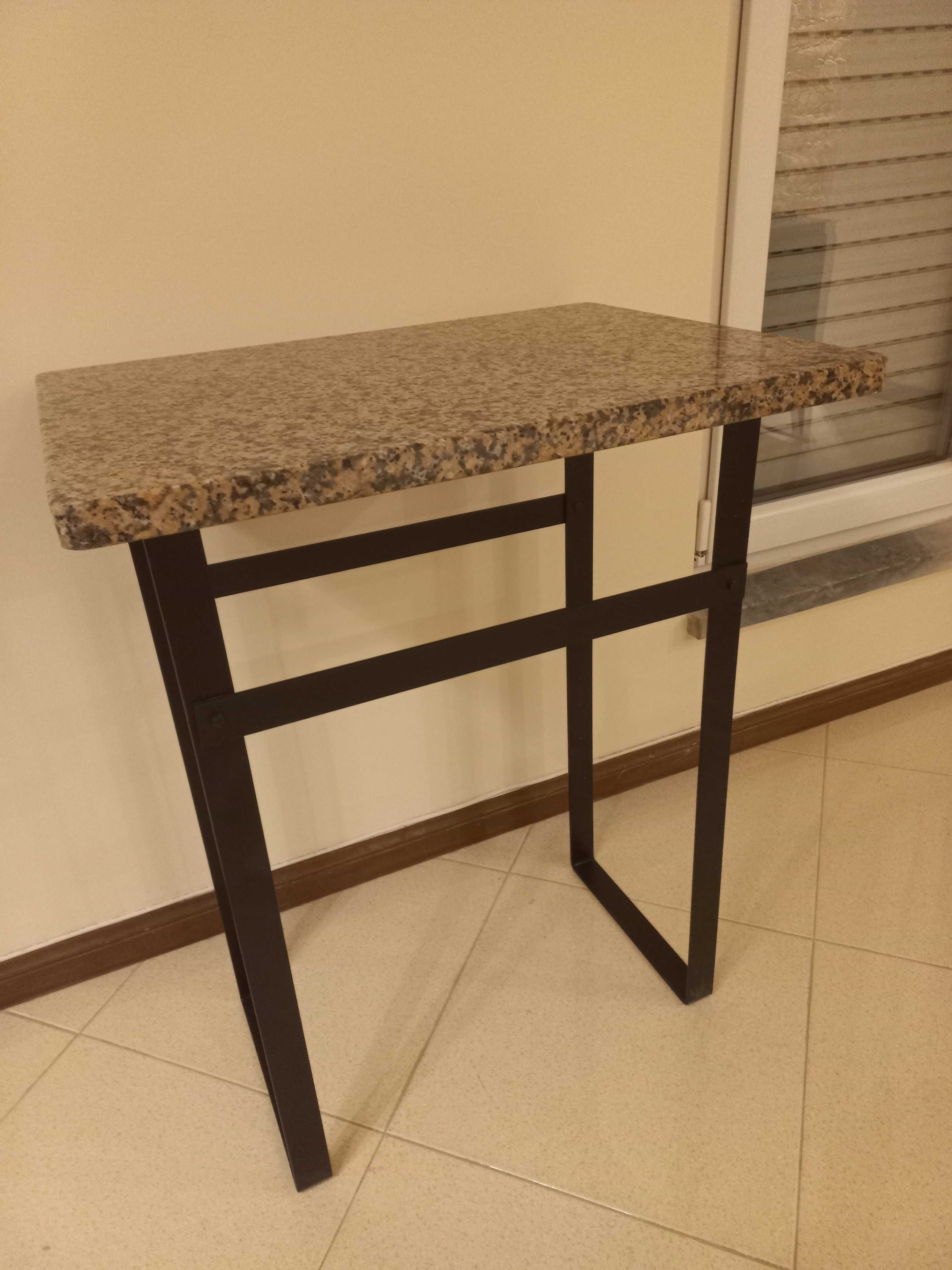 Mesas de centro / apoio (sala)