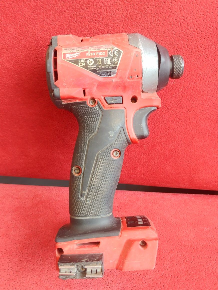 Zakretarka Milwaukee fid2