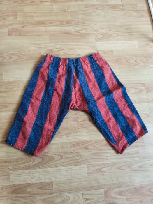 Krótkie spodenki z wełny w pasy za kolano Rozmiar M lub L dla reko