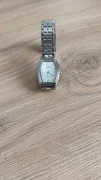 Zegarek Casio na bransolecie