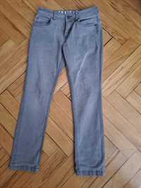 Szare jeansy rozmiar 140