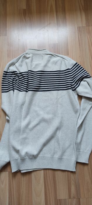 Sweter męski jasny w paski
