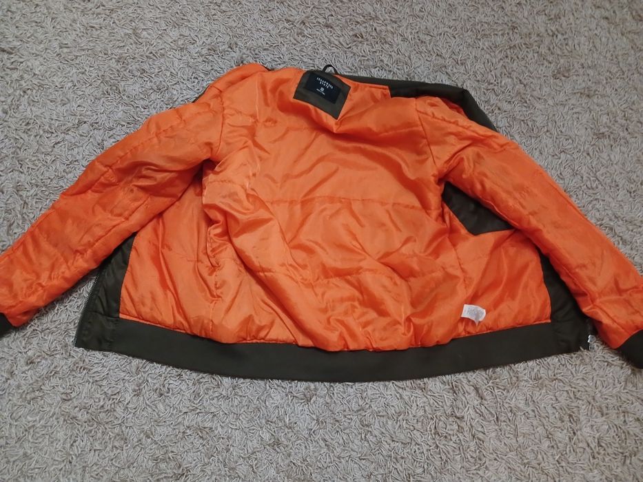 Бомбер зелений ноунейм