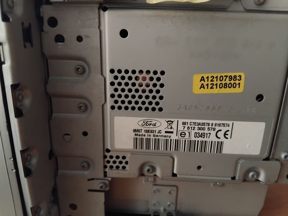 Radio dotykowe z nawigacją do ford kuga MK1.Sprawne w 100%