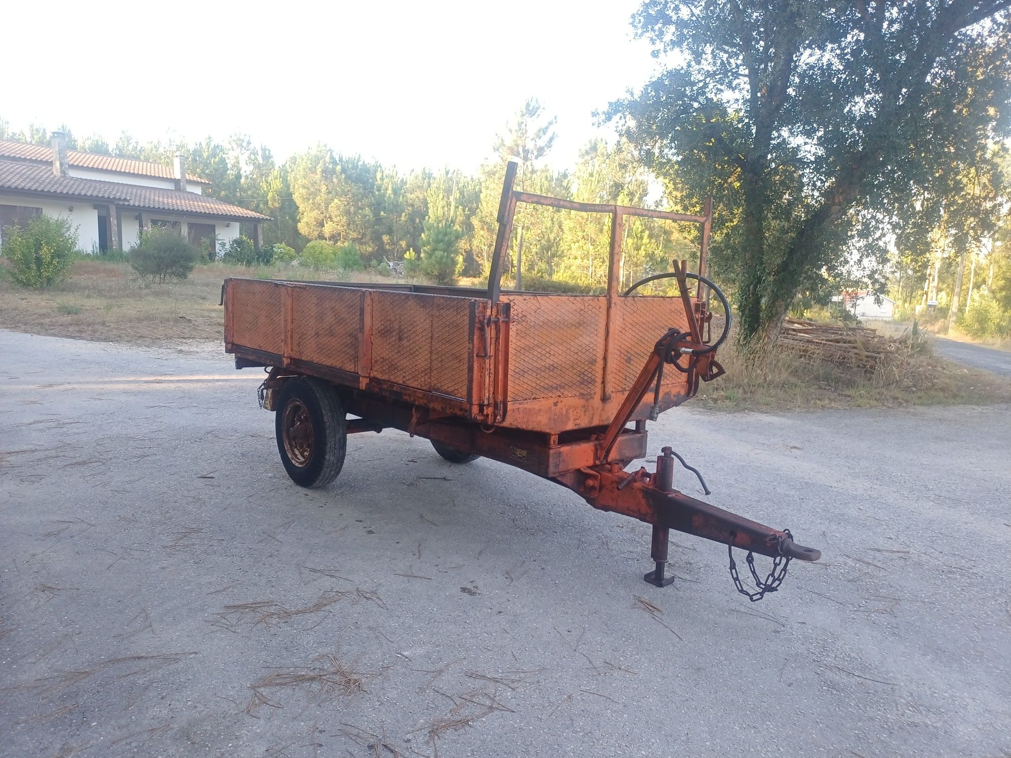 Reboque Agrícola Tribasculante Galucho