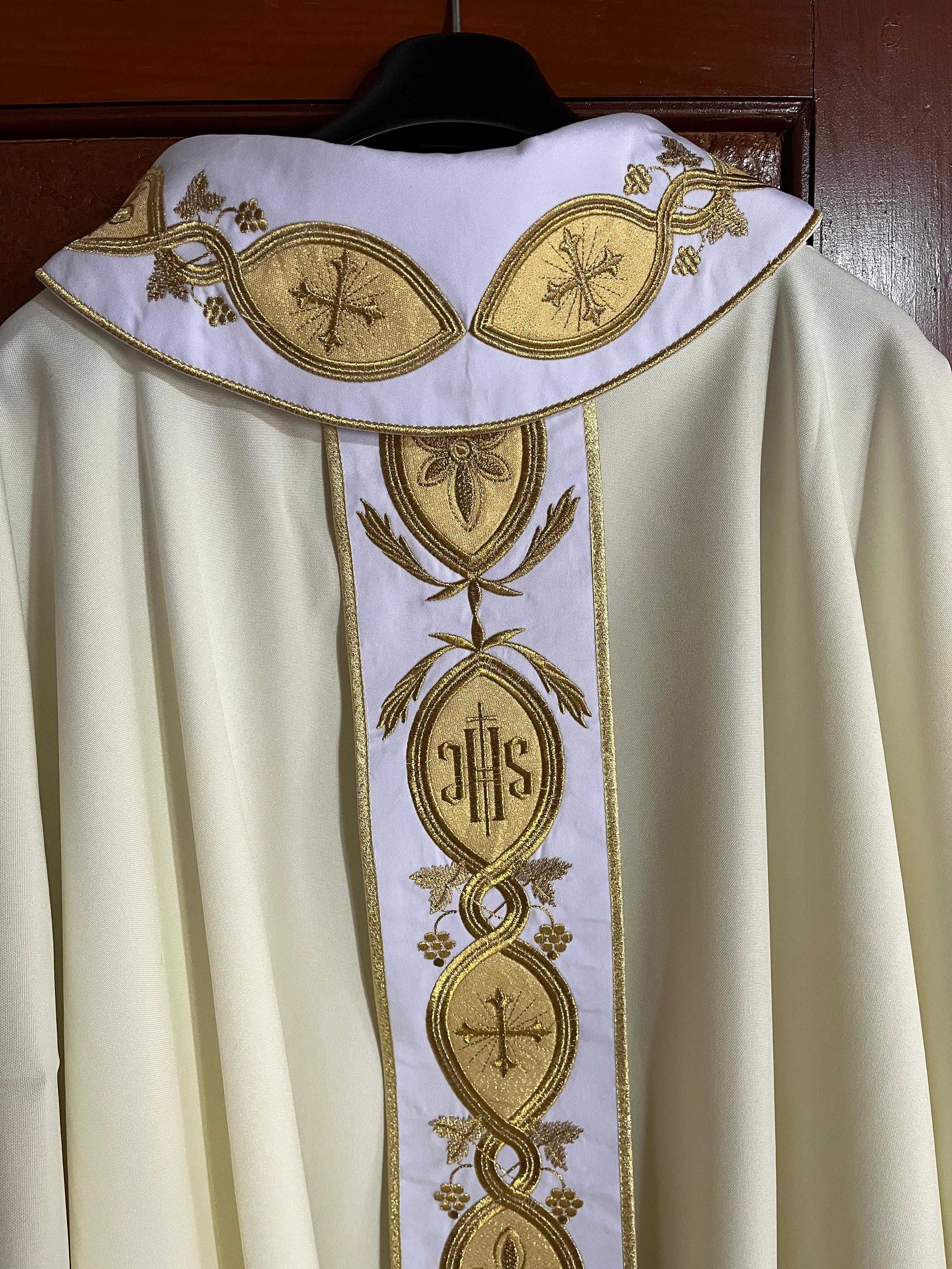 Casulas para Missa -  Branca e Preta