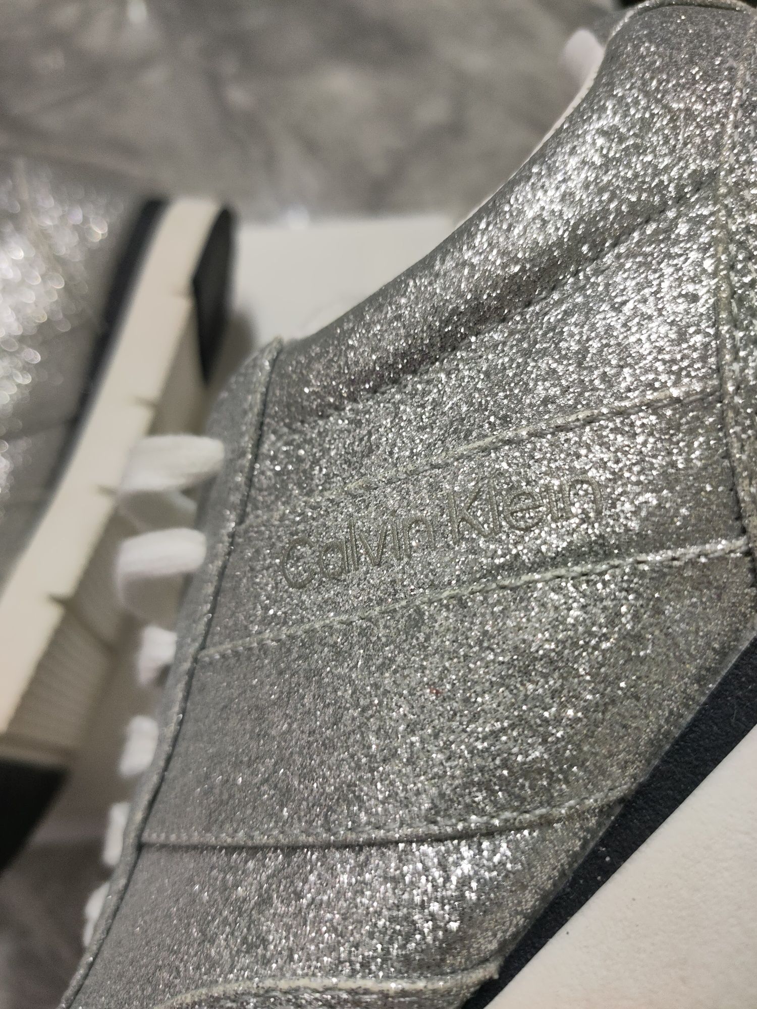 Nowe oryginalne damki buty trampki srebrne Calvin Klein rozmiar 37