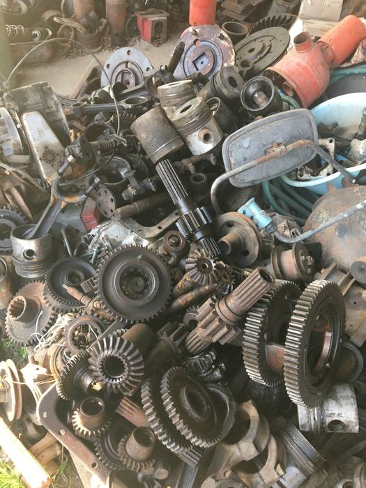 Продам запчастини до різних тракторів 80-90р.