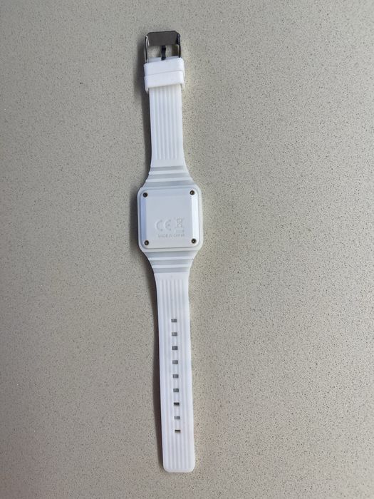 Relógio eletrónico colorido para criança