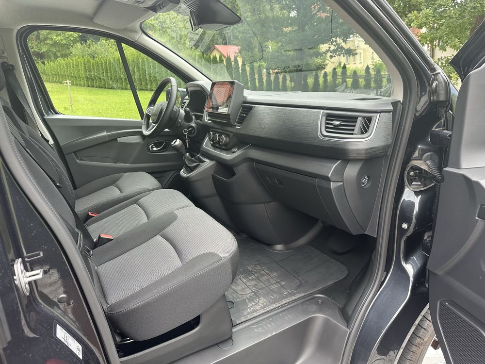 Wynajem Renault Trafic L2H1 9-osobowy Nowy model !!!