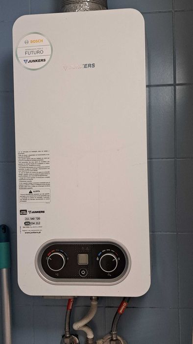 Esquentador Junkers, 11 litros, gás natural, 6 anos, atmosférico