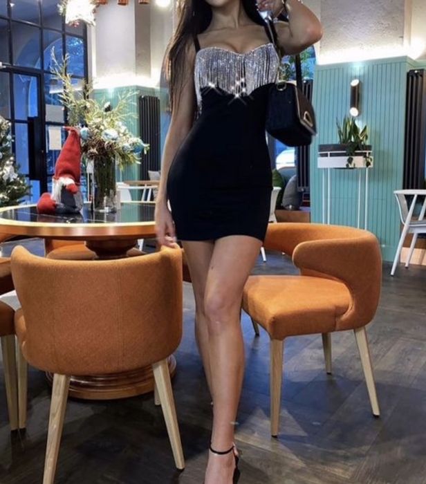 Платье  вечернее с камнями  блестящее