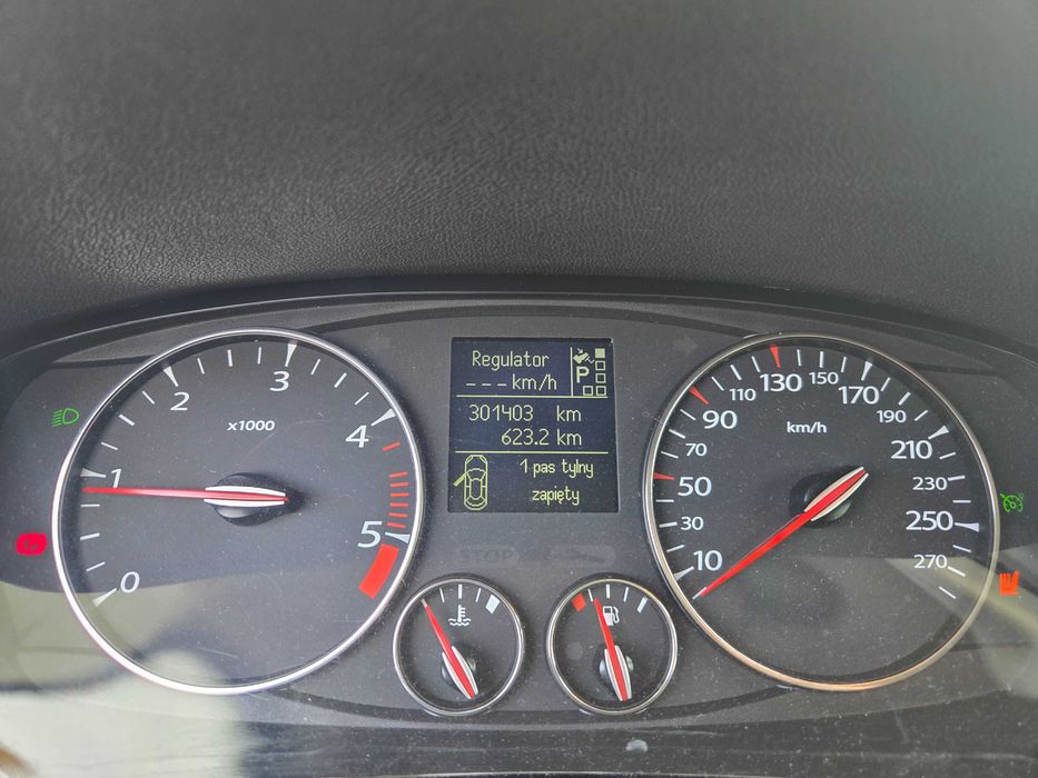 Laguna III 2.0 dci 173km 4control Bose automat 2012