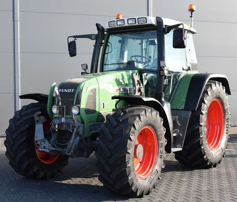 Ciągnik rolniczy Fendt 712 VARIO rok prod. 2007 mocowanie do ładowacza
