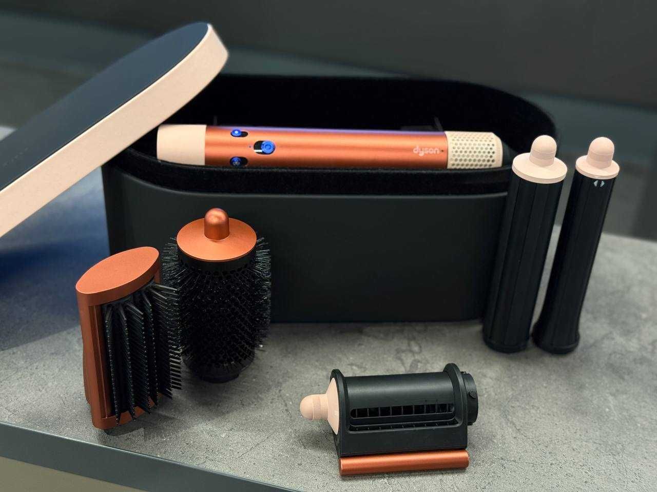 Стайлер для довгого волосся Dyson Complete Long Volumise Strawberry