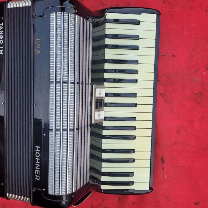 Akordeon HOHNER Tango IM