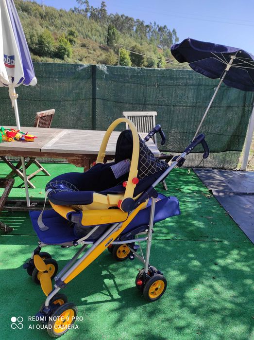 Carrinho e Maxi Cody de bebê em bom estado Chico