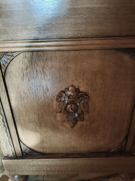 Zadbany zegar stojący