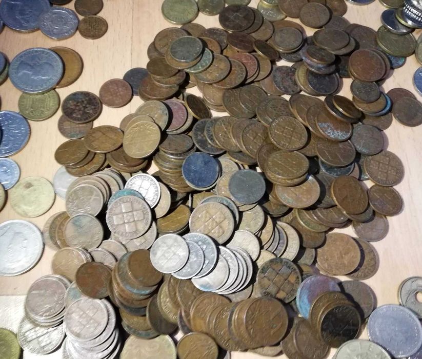 VENDA AO KILO - Mix moeda Portuguesa e estrangeira / 10€ cada Kilo