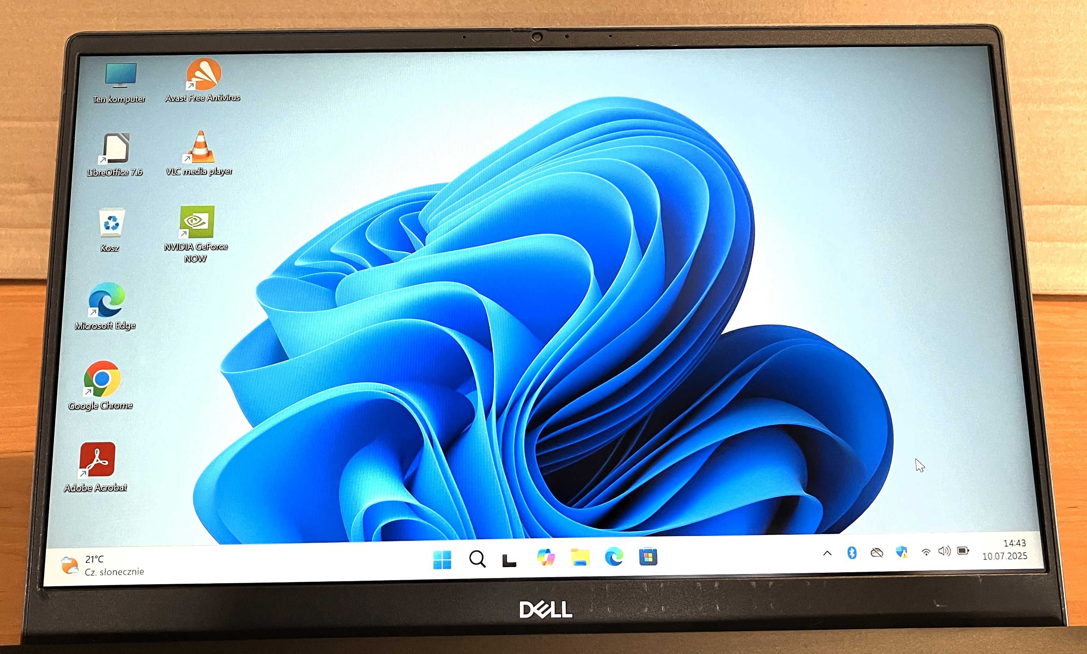 Laptop DELL 5401 Intel® Core™ i5-10th 16GB 256GB SSD USB-C™ FHD Win 11
