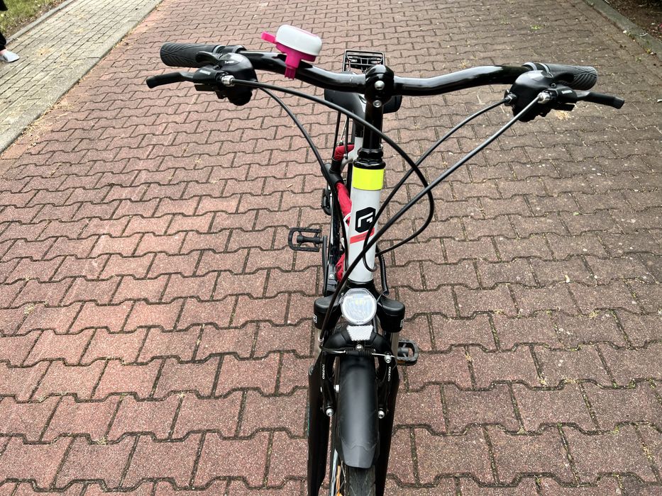 Rower trekkingowy Genesis Touring 2.3 28 cali z alarmem