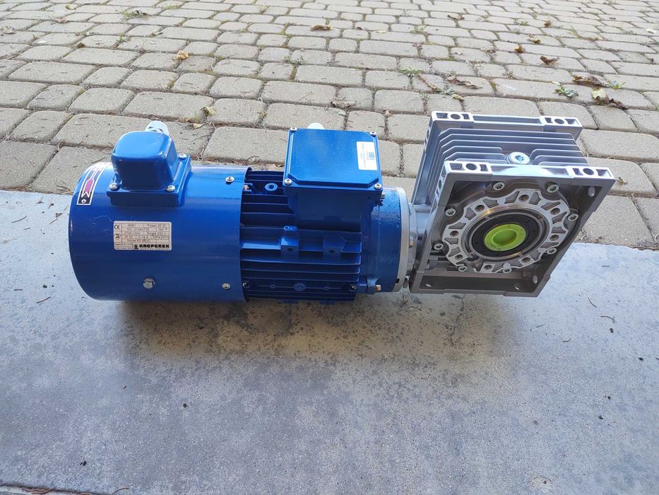 Motoreduktor Kacperek silnik 2,2 KW reduktor TM 075 MS 90L przekładnia