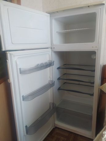 Холодильник безкоштовно (самовивіз)
